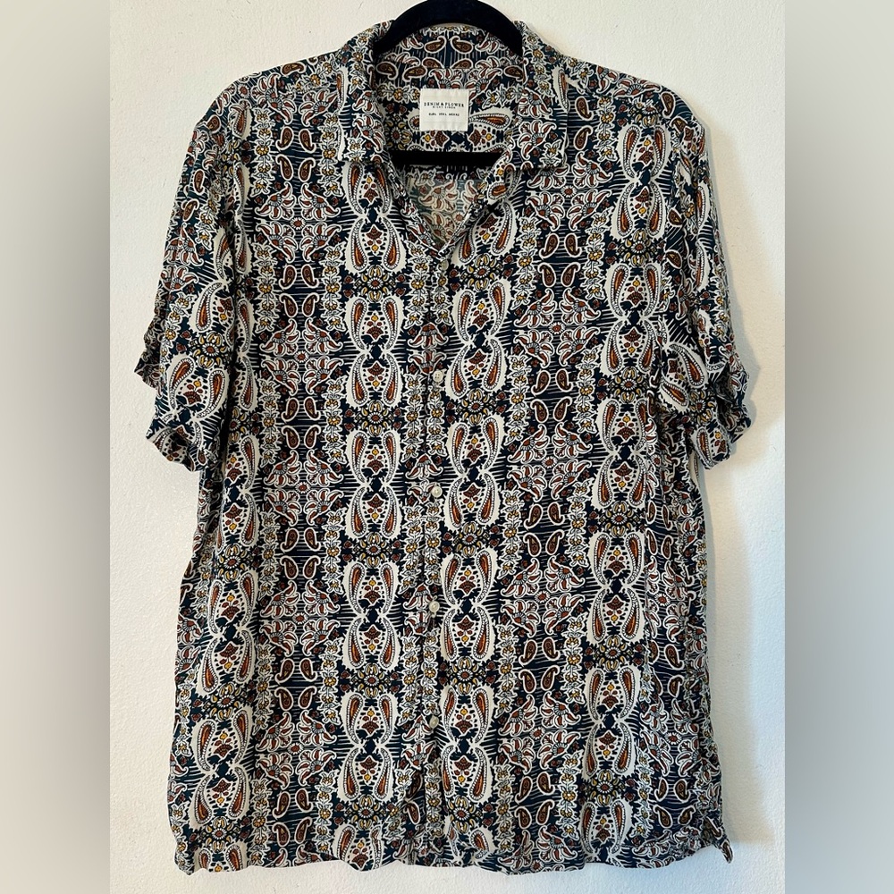 Men’s Shirt, Size L
